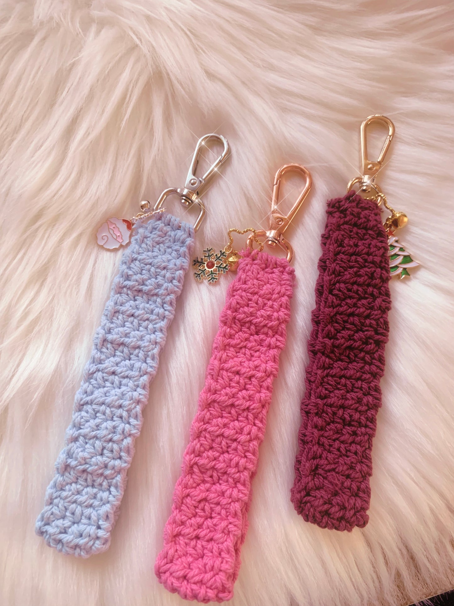 WRISTLETS / KEYCHAINS