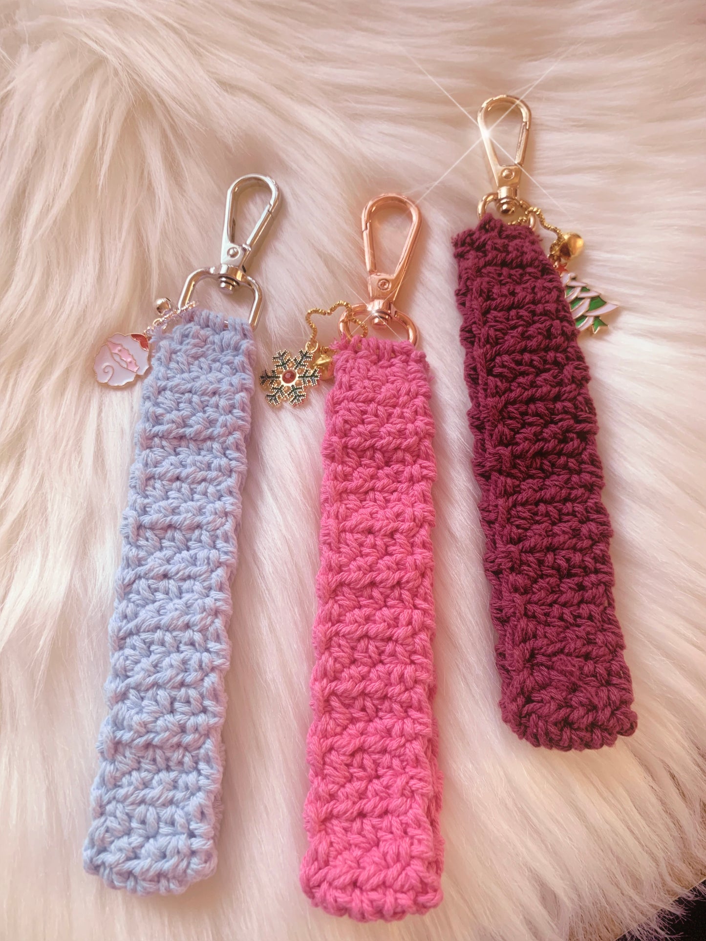 WRISTLETS / KEYCHAINS